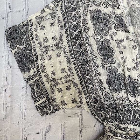 Love Stitch Paisley Print Bohemian Style Romper - Picture 4 of 8